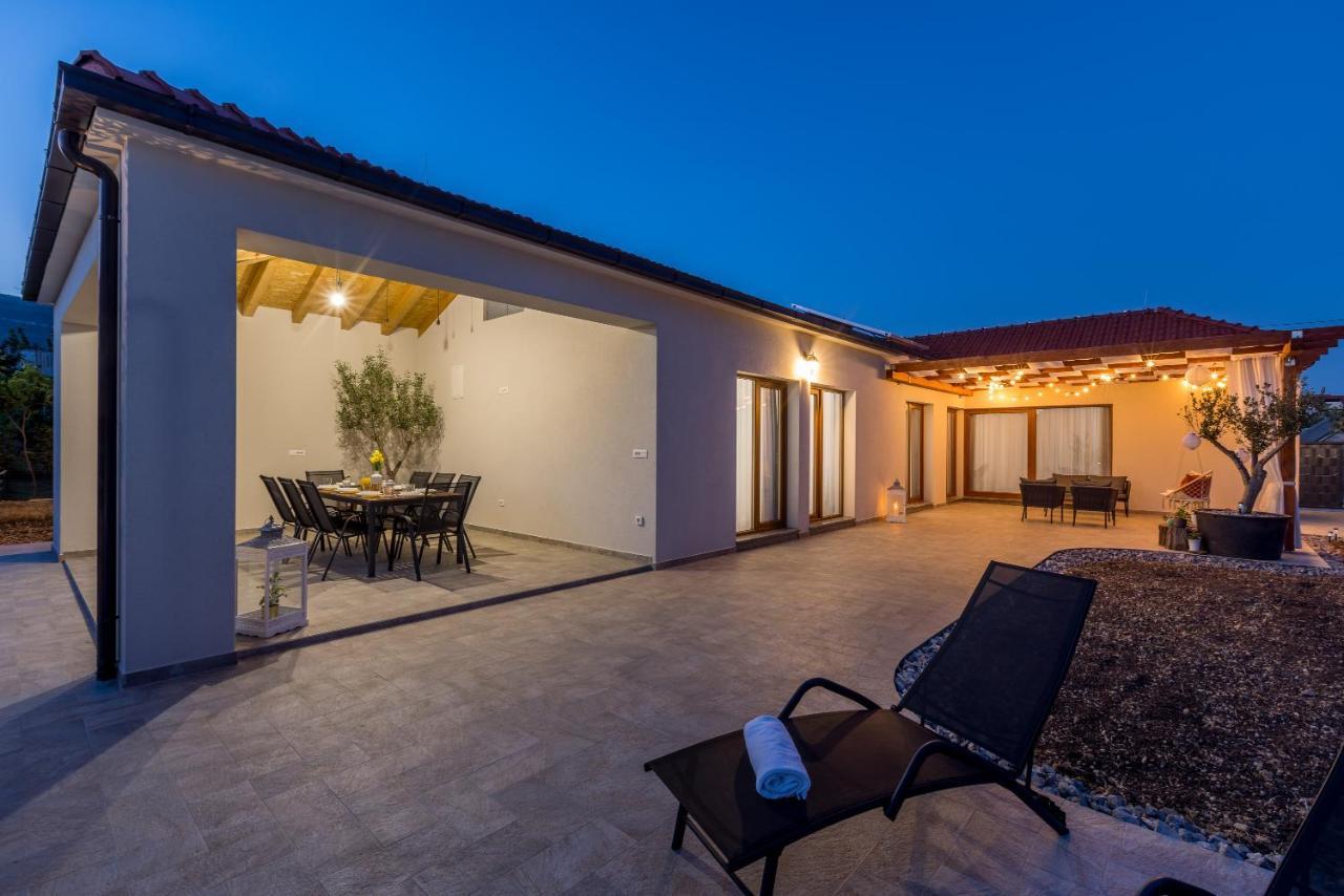 Villa Mamma Mia Kaštela Екстериор снимка